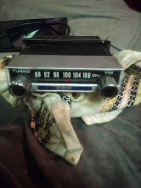 60114678 Audiovox Vintage Fm Radio Converter With Mounting Bracket