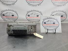 638-00295 Chevrolet 1966-67 Nova Push Button Radio. Exceptionally Nice Looking Radio - Oem