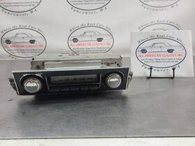 638-00349 Chevrolet 1967-68 Camaro Am Push Button Radio With Bezel And Knobs - Oem