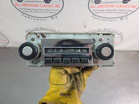 Chevrolet Truck 638-00401 1967-72 Am Push Button Radio With Knobs C10 C20 C30 Blazer