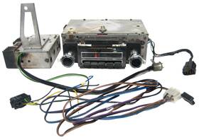 Chevy 7307331 1969 Chevrolet Camaro Chevelle Am-fm Blue Light Stereo Radio Clean See Video