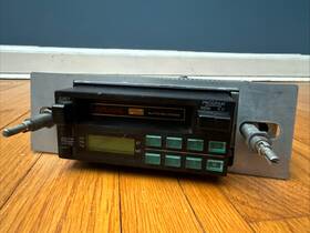 T-521 Craig Vintage Am/fm Car Stereo Radio Cassette Player 2 Knob Shaft Post