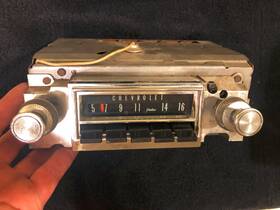 Delco 9865454 1966 66 Chevrolet Impala Am Push-button Radio. See Video. Works May Fit 1967 65