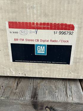 Delco Gm 27qq-f Ac Am/fm/cb Radio Nos