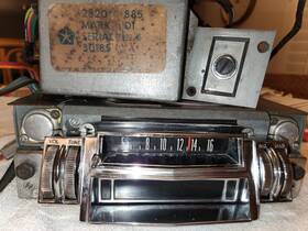 2820 Dodge Chryser Plymouth Mopar 1968 Chrysler Am 8 Track Radio With Center / Rear Dash Crossover