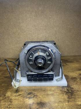 Fomoco 5bf-601161 1955 5bf Oem Mainline Customline Fairlane Am Push Button Radio Ford