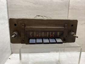 74fb-570278 Fomoco 1957 Ford Push Button Am Radio Fairlane #1