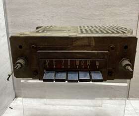 75fb-14620 Fomoco 1957 Ford Push Button Am Radio Fairlane #2