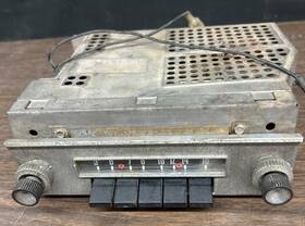 0183316 Ford 75bf Push Button Am Radio - Parts