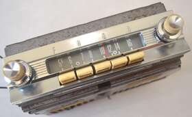 B9fa-18806-c Ford 1959 Fairlane Galaxie Am Push Button Radio With Faceplate And Knobs Oem