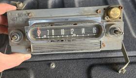 Ford O4md-70979 Vintage 1960s Falcon Am Radio 1 O4md Part #o4md 70979