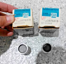 General Motors 3876516 1966 C2 Corvette Radio Volume/selector Control Knobs 2 Gm #3876515 Nos