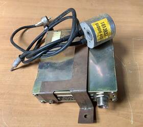 16003550 Gm 1613837 Am/fm/cb Radio Tri Band Antenna Splitter And Cadillac