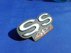 3907066 Grill Trunk 1966 Chevrolet Emblem 1967 Rear 427 Ss Chevelle Panel