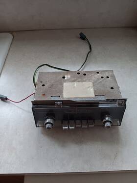 2864-755 Mopar 01883 1968 Plymouth Fury Push Button Radio Nice