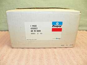 0002811 Mopar-clarion 4293922 Vtg Am/fm Radio S/n 0002811. Mfr Clarion. Date Code 04 84 Nos/nib
