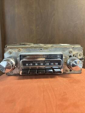 982136 Oldsmobile 1963 Starfire Dynamic 88 Used Gm Am Pushbutton Radio Rare Usa