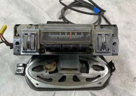 2864785 Plymouth Vintage Oem 1966 67 68 69 Thumbwheel Am Solid State Radio And Speaker