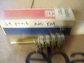 Pontiac - Delco 7308497 69 1969 Am Fm Radio Volume Control
