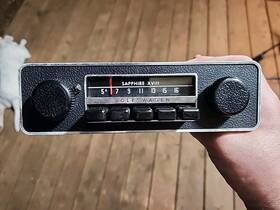 5w13273 Sapphire Volkswagon Beetle Original Vintage Xviii Push Button Radio