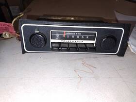 677047 Sapphire Volkswagon Beetle Original Vintage Xviii Push Button Radio