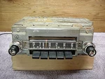 1957 Ford Custom Fairlane Pb Am Radio - Model 75MF. Fixed Price $100.00.