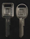 Original Oem Gm Logo Blank Set J & Keyway Strattec 320470 320471 Nos. Fixed Price $6.70.