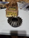 1954-55 Chevrolet Gm 3703724 Differential Side Gear Oem Nos Chevy Truck. Fixed Price $39.00.