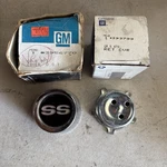 Nos Gm Ss Center Cap & Retainer 3956770 393799. Fixed Price $89.00.